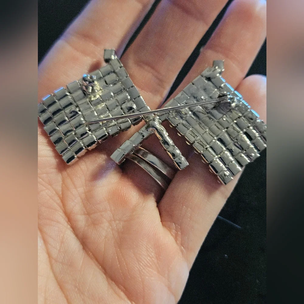 American Flags Pin - Picture 2 of 3